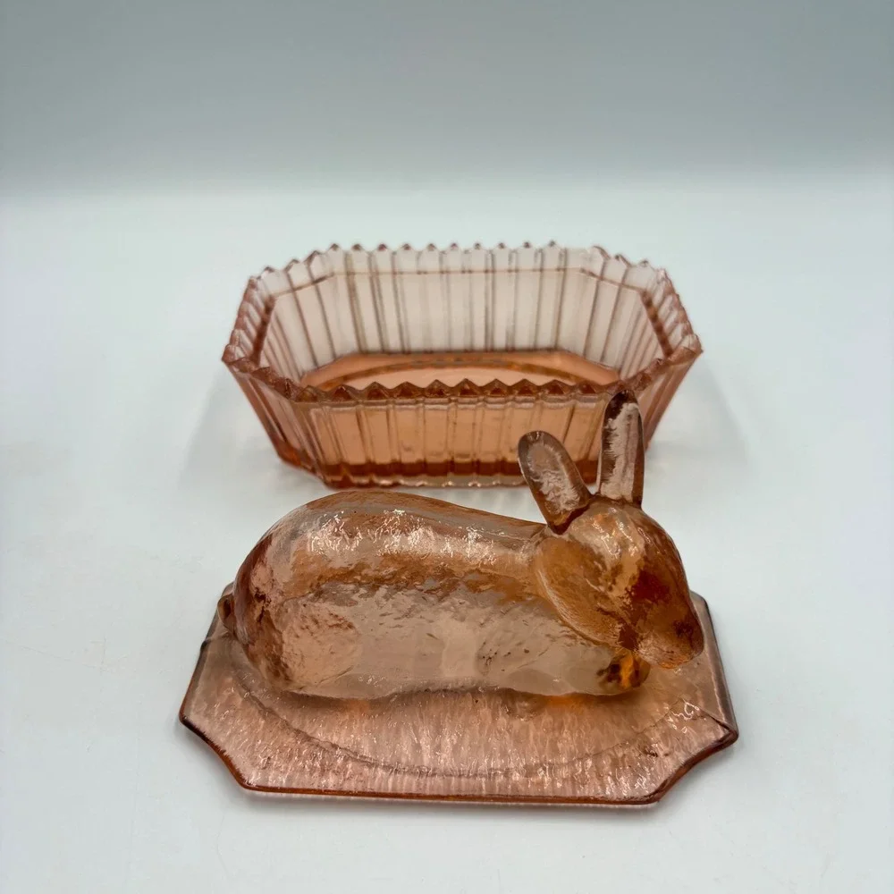 Vintage Rabbit on Nest Trinket Dish Pink Glass Small Easter Bunny‎ Box